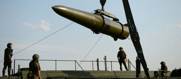 Развёртывание оперативно-тактического ракетного комплекса Искандер-М - Sputnik Азербайджан