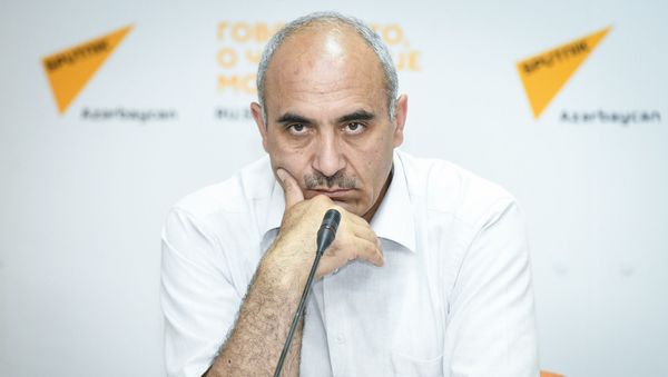Пресс-конференция на тему Проблема безопасности на дорогах и меры по просвещению граждан о правилах дорожного движения - Sputnik Азербайджан
