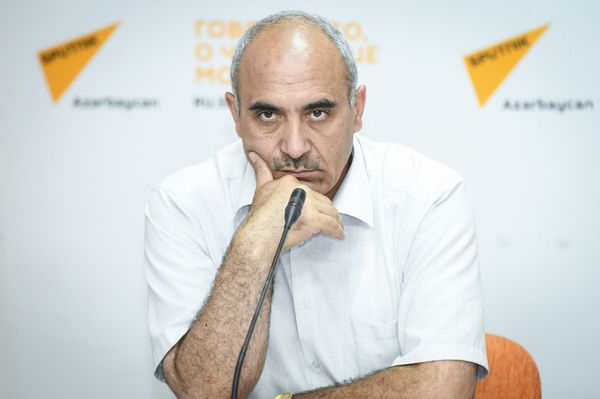 Пресс-конференция на тему Проблема безопасности на дорогах и меры по просвещению граждан о правилах дорожного движения - Sputnik Азербайджан