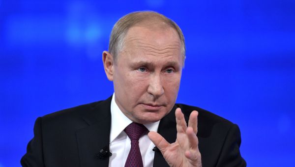 Прямая линия с президентом РФ Владимиром Путиным - Sputnik Азербайджан