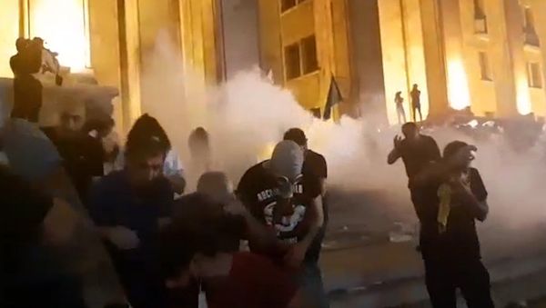Как разгоняли акцию протеста в Грузии - Sputnik Азербайджан