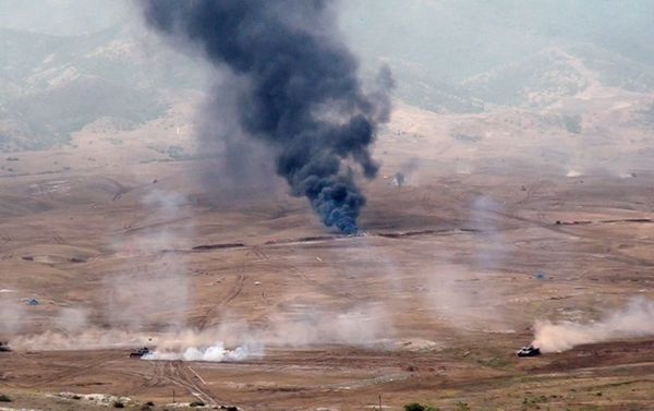 В воинском объединении в прифронтовой зоне проведены учебные тренировки - Sputnik Азербайджан