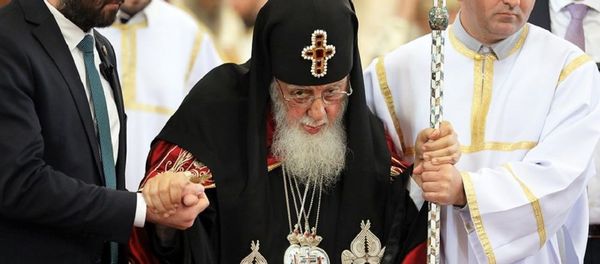 Католикос-Патриарх всея Грузии Илия II на церемонии освящения храма Чудотворной Иверской иконы Божьей Матери - Sputnik Азербайджан