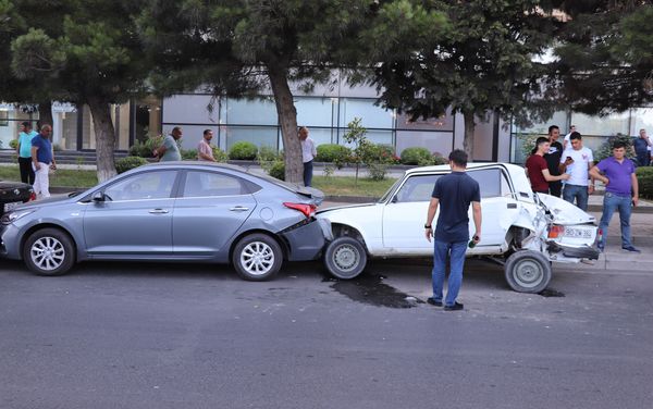 Цепная авария на проспекте Метбуат - Sputnik Азербайджан
