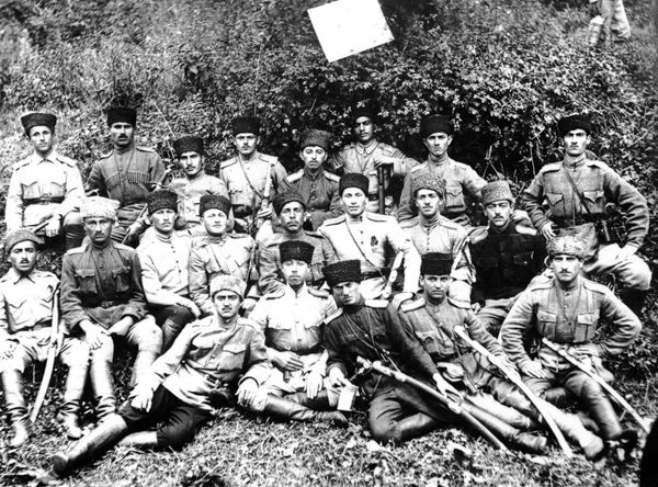 Офицерство, продлившееся всего три дня: по следам фотографий столетней давности - Sputnik Азербайджан
