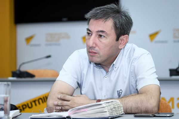 Политолог Ильгар Велизаде - Sputnik Азербайджан