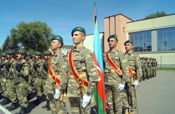 Азербайджанские военнослужащие покажут свое мастерство на военном параде в Минске - Sputnik Азербайджан