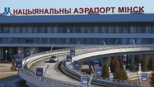Здание национального аэропорта Минск - Sputnik Азербайджан