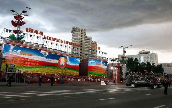 Азербайджанские военнослужащие приняли участие в военном параде в Минске - Sputnik Азербайджан