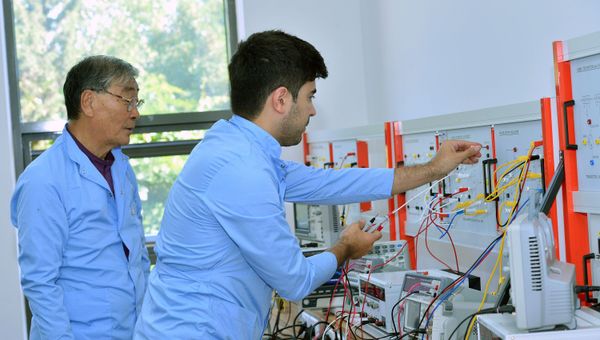 Корейские специалисты в бакинском государственном центре профобразования - Sputnik Азербайджан