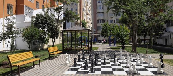 В рамках проекта Наш двор жителям Баку передан очередной благоустроенный двор - Sputnik Азербайджан