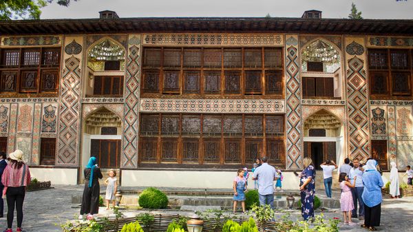 Şəki xan sarayı — Azərbaycanın Şəki şəhərində yerləşən keçmiş xan sarayı - Sputnik Азербайджан