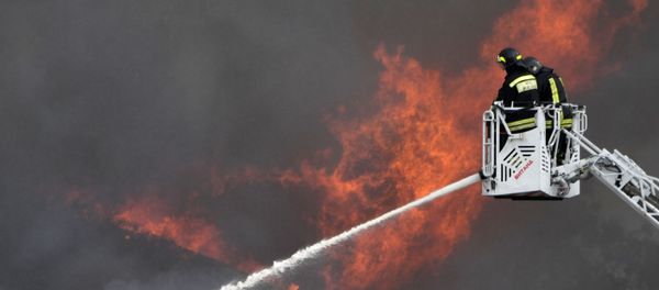 Пожар на территории Северной ТЭЦ в Мытищах - Sputnik Азербайджан