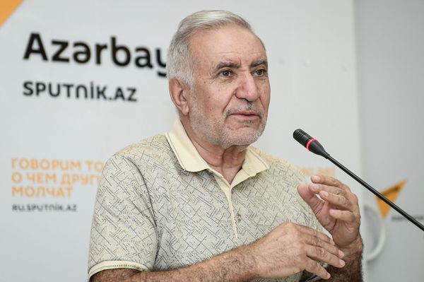 Председатель Союза свободных потребителей Эйюб Гусейнов - Sputnik Азербайджан