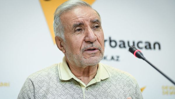 Председатель Союза свободных потребителей Эйюб Гусейнов - Sputnik Азербайджан