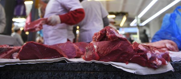 Продавцы в мясном отделе, фото из архива - Sputnik Азербайджан