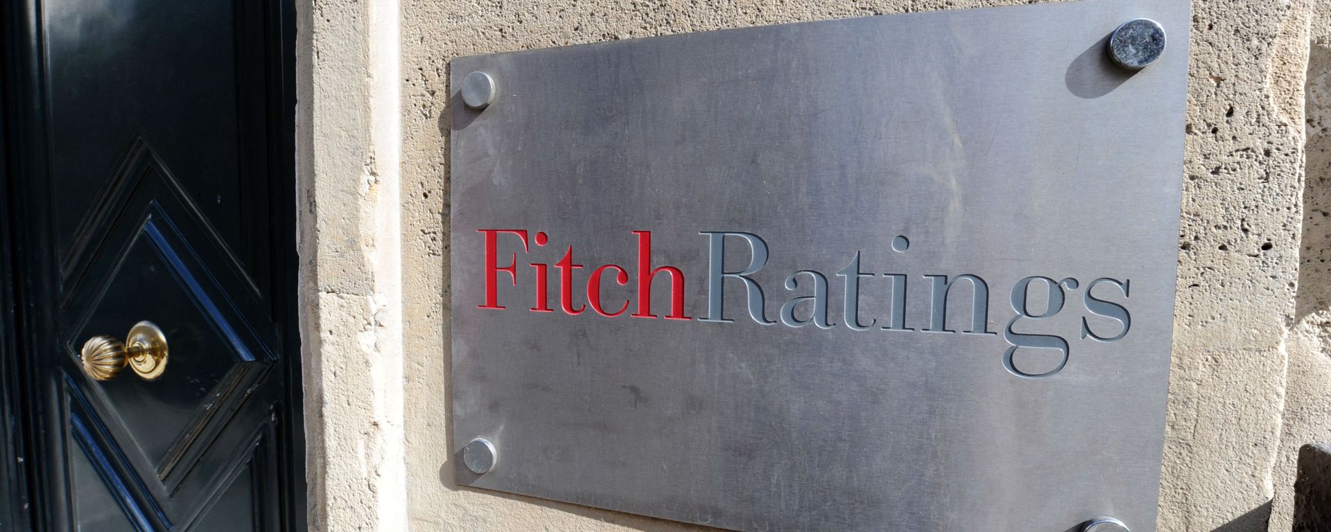Вход в рейтинговое агентство Fitch Ratings в Париже, фото из архива - Sputnik Азербайджан, 1920, 05.03.2021
