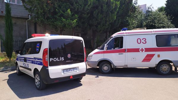Polis Patrul Xidməti və Təcili Tbbi Yardım maşınları - Sputnik Азербайджан