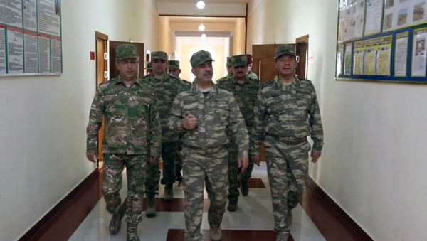 Закир Гасанов проверяет боеспособность воинских частей армии Азербайджана - Sputnik Азербайджан