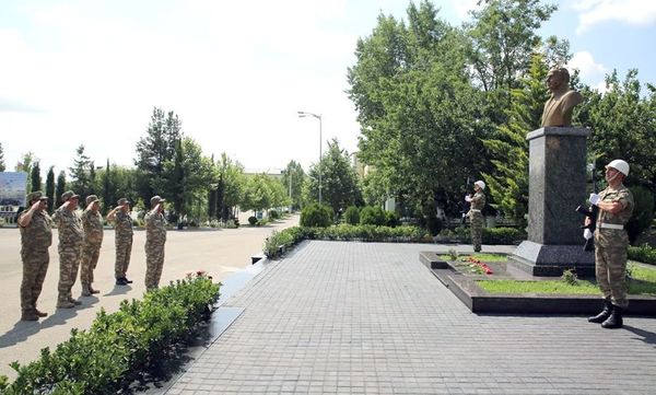 Закир Гасанов проверяет боеспособность воинских частей армии Азербайджана - Sputnik Азербайджан