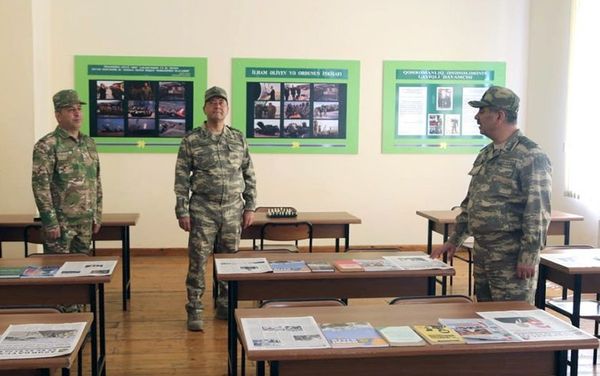 Закир Гасанов проверяет боеспособность воинских частей армии Азербайджана - Sputnik Азербайджан