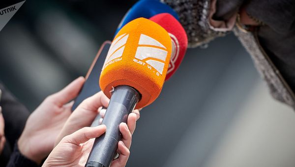 Микрофон телекомпании Рустави2 - Sputnik Азербайджан