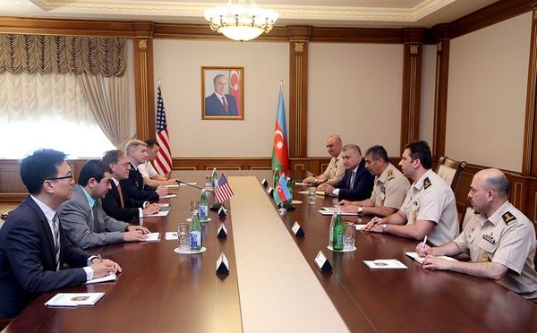 Новый военный атташе США представлен министру обороны Азербайджана - Sputnik Азербайджан