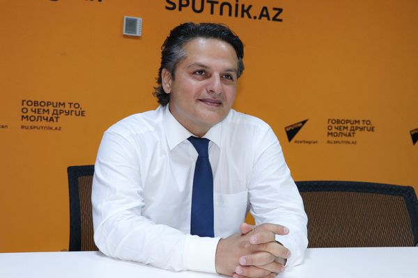 Режиссер театра кукол: азербайджанский зритель на спектаклях скучать не хочет - Sputnik Азербайджан