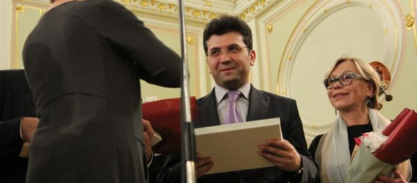 Заслуженный артист Эйюб Гулиев вместе со своими зарубежными коллегами выбрал победителей III Международного оперного фестиваля-конкурса имени Георга Отса, который прошел в Санкт-Петербурге - Sputnik Азербайджан