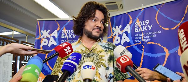 Филипп Киркоров во время интервью - Sputnik Азербайджан