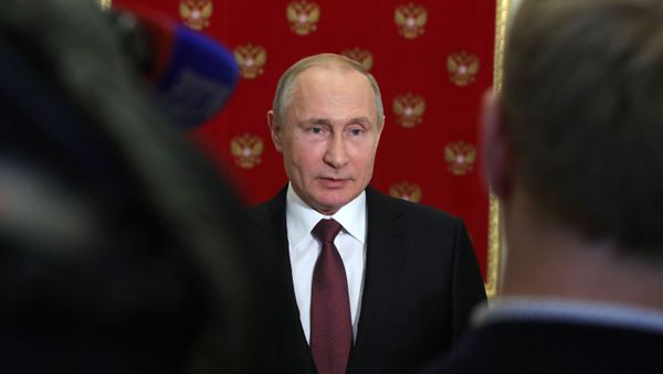 Президент РФ В. Путин выступил перед журналистами - Sputnik Азербайджан