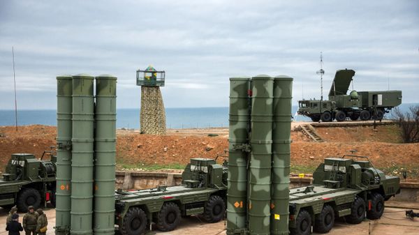 Комплекс ПВО С-400 Триумф в Севастополе, фото из архива - Sputnik Азербайджан