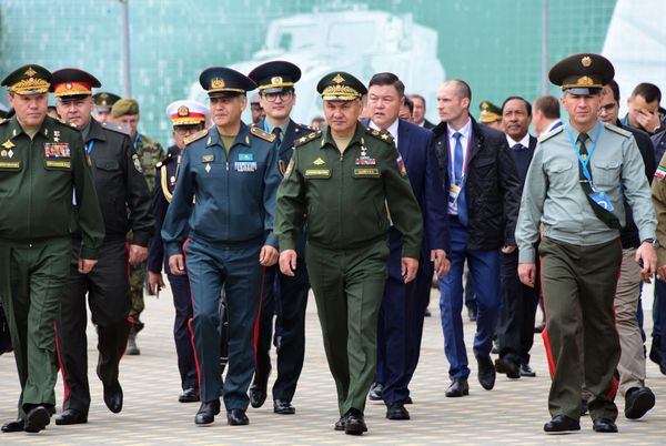 Министр обороны РФ Сергей Шойгу на церемонии открытия Армейских международных игр АрМИ-2019 в военно-патриотическом парке культуры и отдыха Вооруженных сил РФ Патриот в Московской области - Sputnik Азербайджан