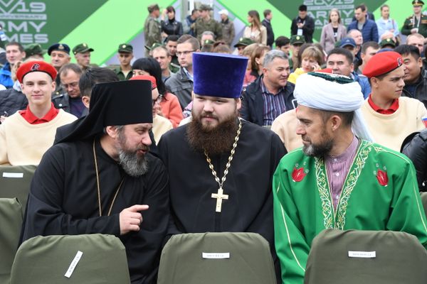 Священнослужители на торжественном открытии V Армейских международных игр-2019 в парке Патриот - Sputnik Азербайджан