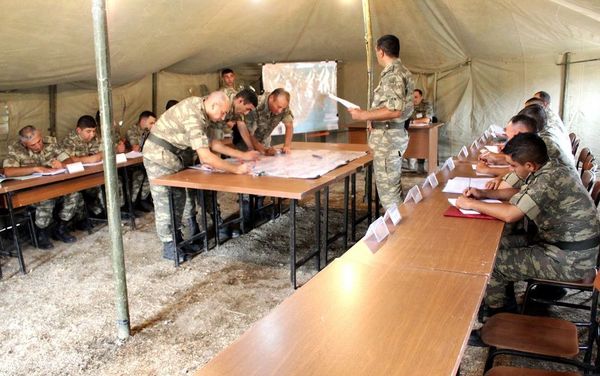 В воинских объединениях и соединениях Азербайджанской Армии начались командно-штабные учения - Sputnik Азербайджан