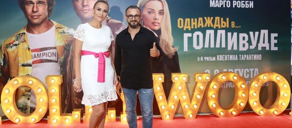 Премьера фильма Квентина Тарантино Однажды в... Голливуде в кинотеатре CinemaPlus в Баку - Sputnik Азербайджан