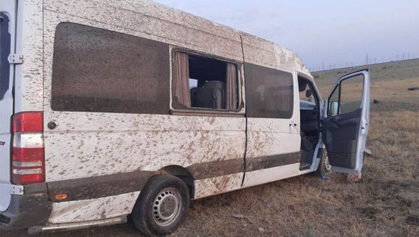 Gəncəyə hərbi hissəyə gedən mikroavtobus qəzaya uğrayıb - Sputnik Азербайджан