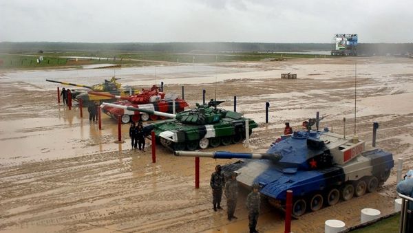 Азербайджанские танкисты еще на одну ступень приблизились к финалу конкурса Танковый биатлон - Sputnik Азербайджан