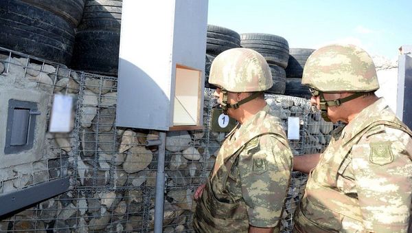 Министр обороны Азербайджана посетил передовые подразделения Министр обороны Азербайджана посетил передовые подразделения - Sputnik Азербайджан