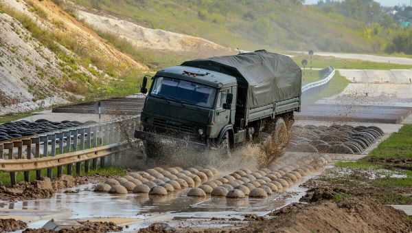 Конкурс Мастера автобронетанковой техники в рамках Армейских игр-2019 - Sputnik Азербайджан