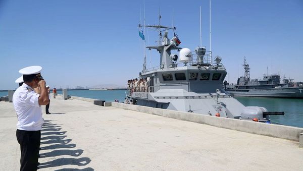 Военный корабль Казахстана покинул Бакинский порт - Sputnik Азербайджан