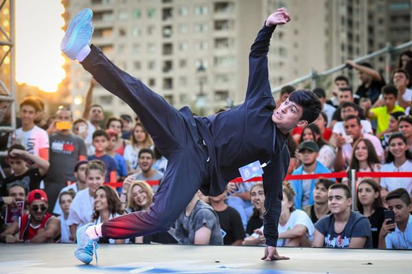 Международное танцевальное соревнование Red Bull Dance Your Style в Баку - Sputnik Азербайджан
