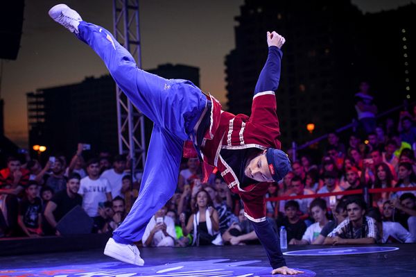 Международное танцевальное соревнование Red Bull Dance Your Style в Баку - Sputnik Азербайджан