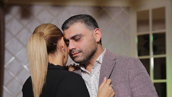 Азербайджанская исполнительница Роза Зяргярли и певец Акпер Алиев - Sputnik Азербайджан
