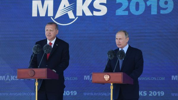 Президент РФ Владимир Путин и президент Турции Реджеп Тайип Эрдоган на открытии Международного авиакосмического салона МАКС-2019 - Sputnik Азербайджан