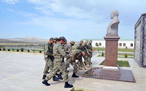 Турецкие и грузинские военнослужащие прибыли в Баку для участия в учениях “Eternity-2019” - Sputnik Азербайджан