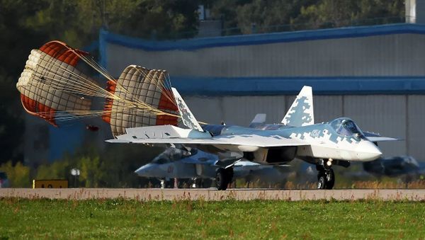 Российский многофункциональный истребитель пятого поколения Су-57, фото из архива - Sputnik Азербайджан
