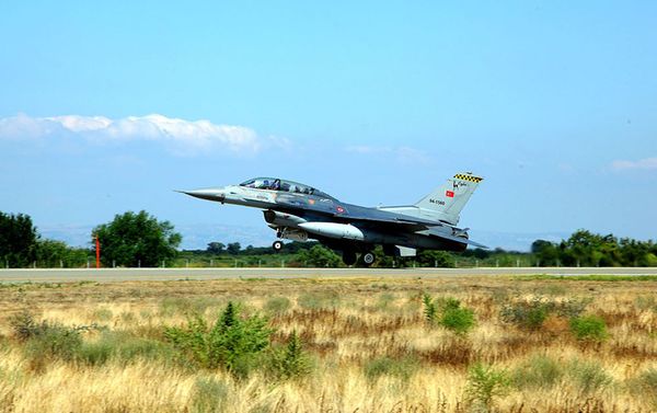 Самолеты F-16, участвующие в учениях “TurAz Qartalı-2019” - Sputnik Азербайджан