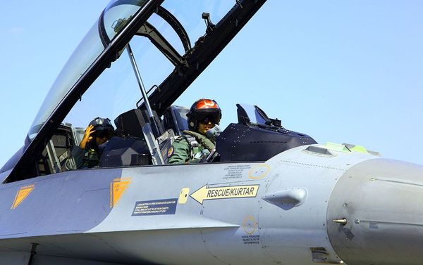 Самолет F-16, участвующий в учениях “TurAz Qartalı-2019” - Sputnik Азербайджан