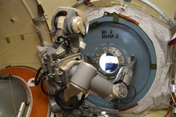 Skybot F-850 на орбите МКС Skybot F-850 на орбите МКС - Sputnik Азербайджан